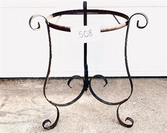 Metal plant stand
Needs a small weld see photo
19” t. $26