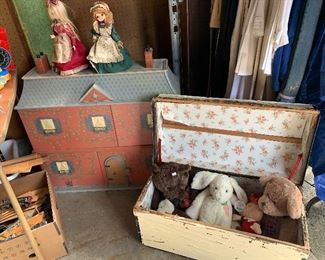 Eden Madeline Dollhouse, Antique Trunk, Stuffed Animals, Kelvin Musical Revolving Dolls