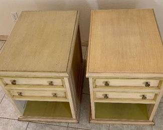 2pc Hand Carved Mexican MCM End Tables/Nightstands PAIR	25x20x28in	HxWxD