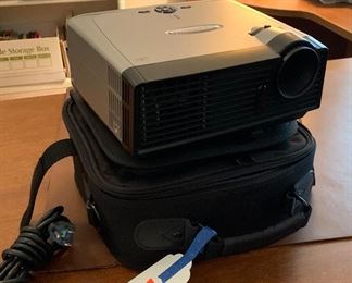 Optoma DX605R DLP Projector		
