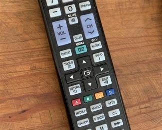 Samsung 46IN 1080P HD TV UN46C6400RFXZA 28X43X11in HxWxD