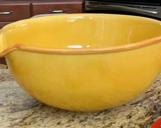 Los Angeles Potteries 651 Mixing Bowl 4x9x8in HxWxD