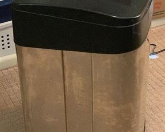 Aurora Paper Shredder AS1512X 24x17x15in HxWxD