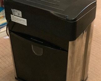 Aurora Paper Shredder AS1512X 24x17x15in HxWxD