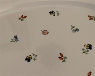 Villeroy & Boch Petite Fleur Platter Large Serving 2x17x13in HxWxD