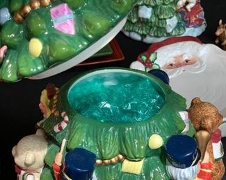 Spode Christmas Tree Cookie Jar 12in H x 9in Diameter
