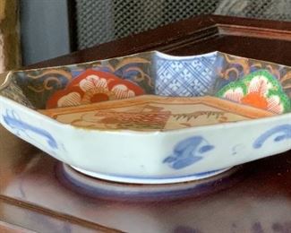 Antique Japanese Porcelain Dish	1x6x5in	HxWxD