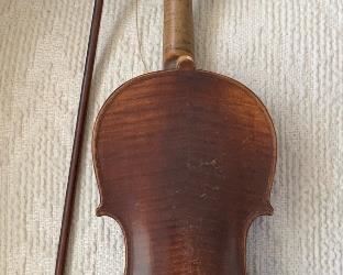 Antique Nicolaus Amatus fecit in Cremona 1633	23.75in Long x 7in W	HxWxD