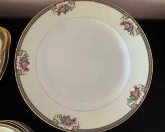 43pc Noritake Grasmere China Dish ware Set	