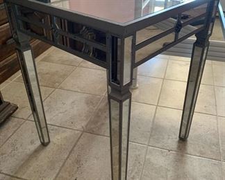 Single Mirrored Nightstand	24x19x19in	HxWxD