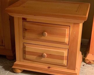 Broyhill Fontana Knotty Pine 2 Drawer Nightstand SINGLE	25x26x17in	HxWxD