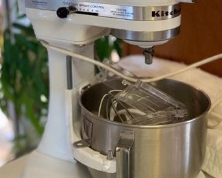 Kitchenaid Heavy Duty Stand Mixer 5qt K5SS	17x10x13in	HxWxD