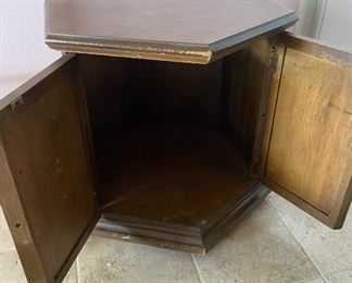 Polygon End table/Cabinet	23x26x23in	HxWxD