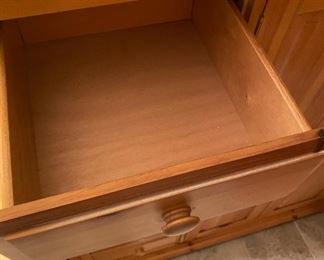 #2 Broyhill Fontana Knotty Pine wardrobe/dresser/cabinet	61.5x54x20in	HxWxD