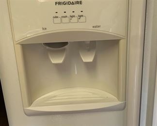 Frigidaire Side-By-Side Refrigerator Fridge FFHS2311LWPA	69x33x33in	HxWxD