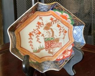 Antique Japanese Porcelain Dish	1x6x5in	HxWxD