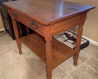 Vintage Oak Table/Desk	31x34x24in	HxWxD