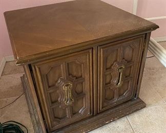 Vintage End table/Cabinet	24x26x26in	HxWxD