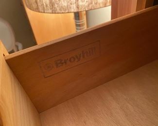 #2 Broyhill Fontana Knotty Pine wardrobe/dresser/cabinet	61.5x54x20in	HxWxD
