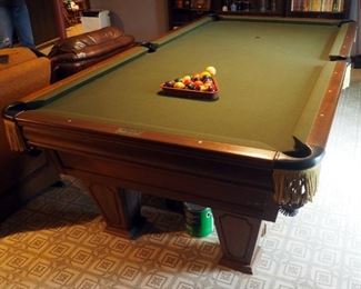 Brunswick Heirloom Pool Table With Leather Pockets 32.5" x 102" x 56" Includes Balls