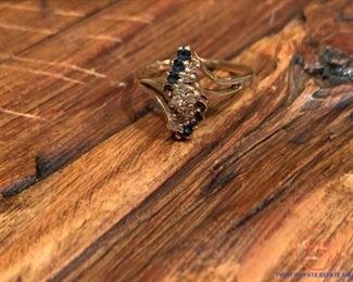 DIAMOND and SAPPHIRE GOLD Ring
