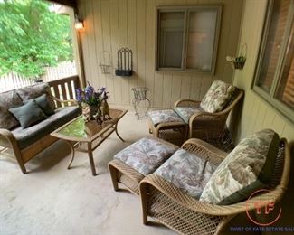 Outdoor 6 Piece Wicker Patio Set with Cushions