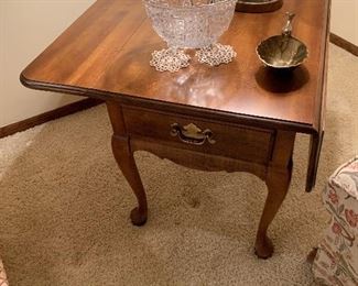 Hammary Drop Leaf Side Table