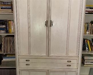 Three piece cabinet, with bookshelves on either side