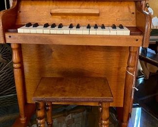 Charming, vintage child’s piano by Casspinette
