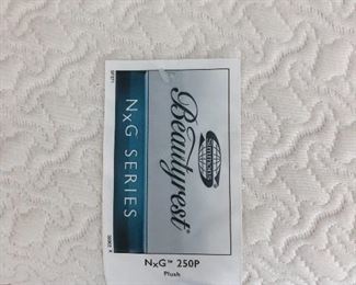 Excellent condition king Beautyrest mattress set $250