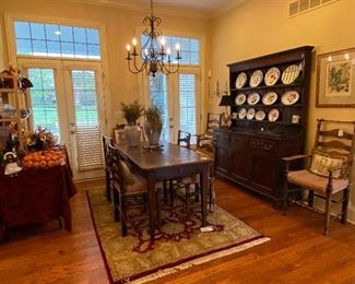 THE BREAKFAST ROOM OFF THE KITCHEN