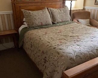 Queen Bed ~ Sterns & Foster Mattress set.                            I have a total of 4 sets of Sterns & Foster mattress and springs. $380 set and available now. These are 4 yrs.old and in like new condition.