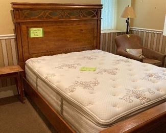 Queen Bed ~ Sterns & Foster Mattress set.                            I have a total of 4 sets of Sterns & Foster mattress and springs. $380 set and available now. These are 4 yrs.old and in like new condition.