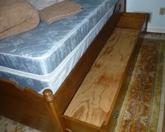 Ethan Allen trundle bed