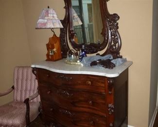 Antique rosewood dresser, Circa 1850