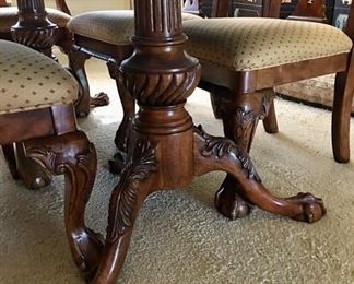 More detail. Double pedestal. Very good condition. Light wear. 