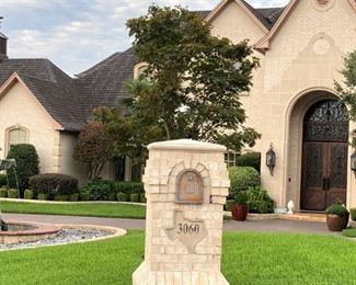 The driveway can be used for loading.