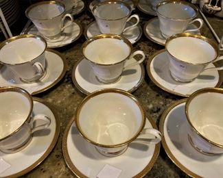  81 pieces of Lenox Oxford bone china - "Bennington"
