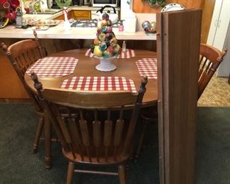 Solid wood table with 2 leafs