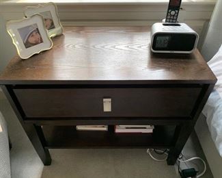 46. Pair of One Drawer Nightstands (28" x 16" x 24")