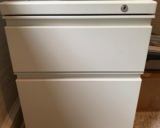 116. 2 Drawer File Cabinet (15" x 20" x 22")