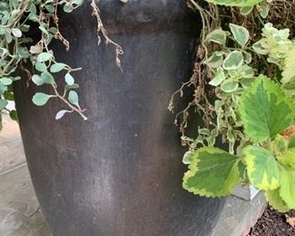 148. Black Matte Planters (24" x 28")