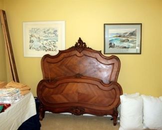 2 Twin Size Antique Beds