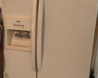 Kenmore 25 cf SidexSide Refrigerator
