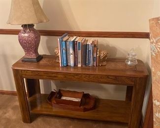 sofa table, lamp and home accents 