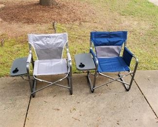 Folding captain chair with side table drink holder