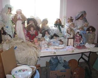 many dolls