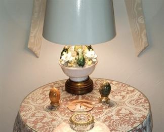 Unique Table Lamp w/Frogs