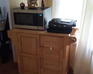 Microwave oven and stand