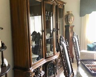 China cabinet , Table & chairs 
